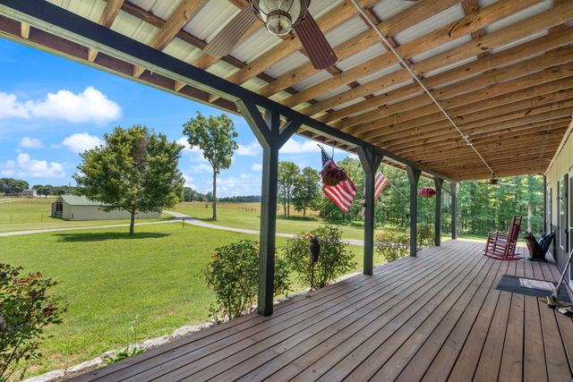 1150 Old Blacktop Rd, Mc Ewen, TN 37101