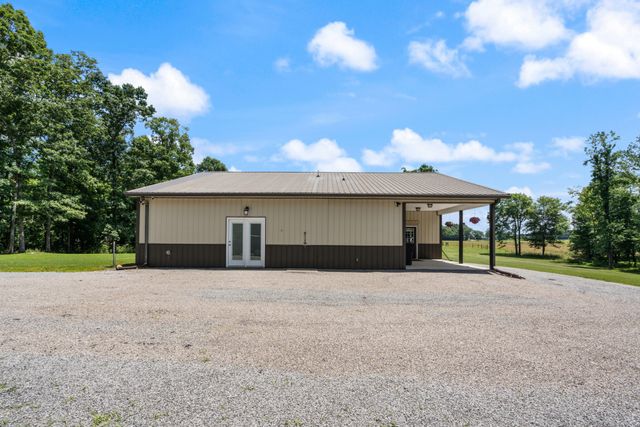 1150 Old Blacktop Rd, Mc Ewen, TN 37101