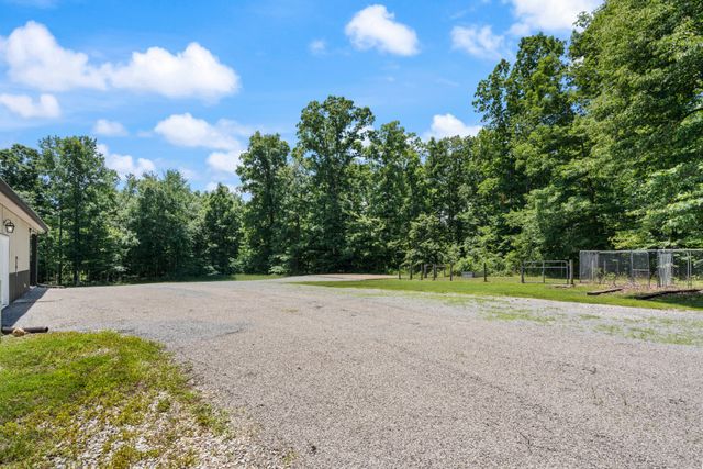 1150 Old Blacktop Rd, Mc Ewen, TN 37101