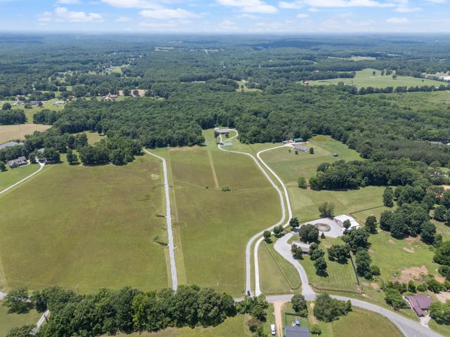 1150 Old Blacktop Rd, Mc Ewen, TN 37101