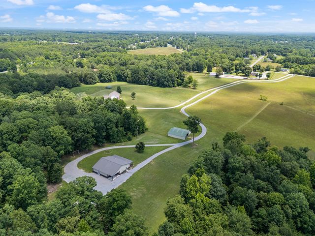 1150 Old Blacktop Rd, Mc Ewen, TN 37101