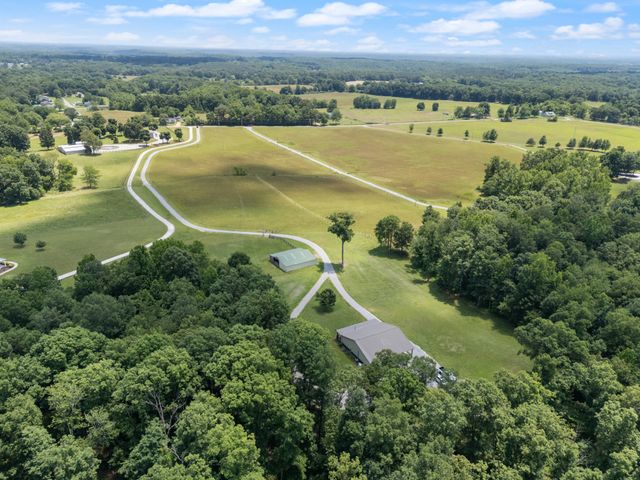 1150 Old Blacktop Rd, Mc Ewen, TN 37101
