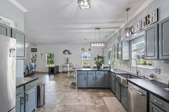 1150 Old Blacktop Rd, Mc Ewen, TN 37101