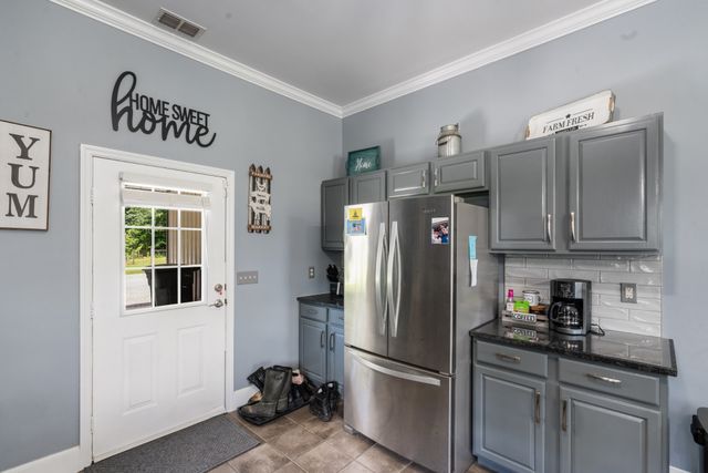 1150 Old Blacktop Rd, Mc Ewen, TN 37101