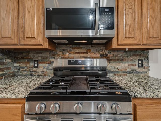 921 Westbury Terrace, Yukon, OK 73099