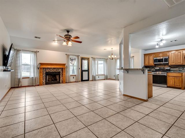 921 Westbury Terrace, Yukon, OK 73099