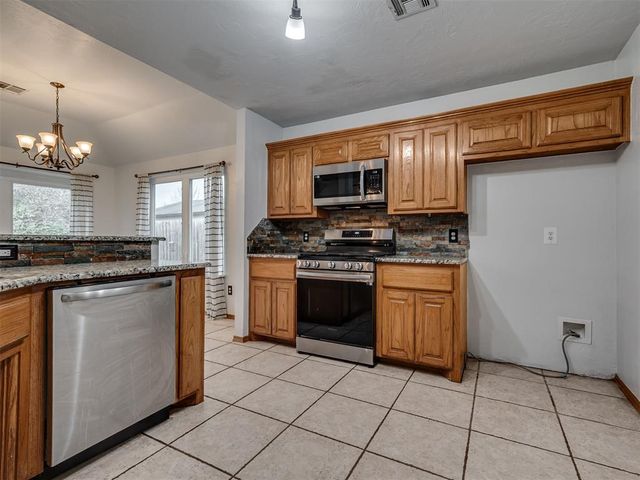 921 Westbury Terrace, Yukon, OK 73099