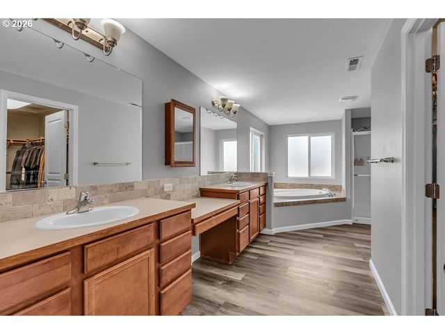 1164 35th Ave, Forest Grove, OR 97116