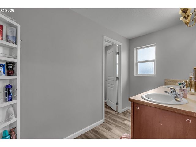 1164 35th Ave, Forest Grove, OR 97116