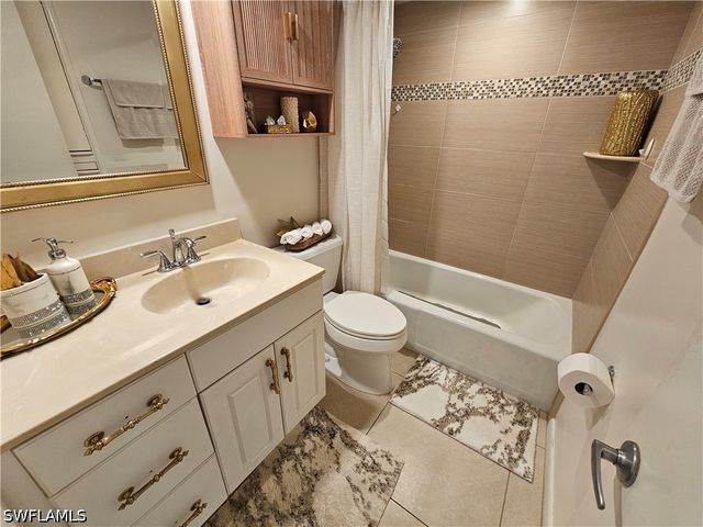 1100 8th AVE S 211B, Naples, FL 34102