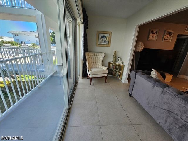 1100 8th AVE S 211B, Naples, FL 34102