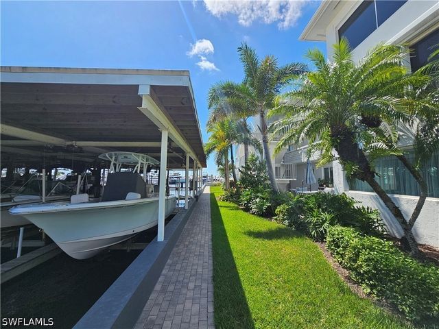 1100 8th AVE S 211B, Naples, FL 34102