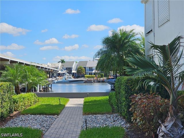 1100 8th AVE S 211B, Naples, FL 34102