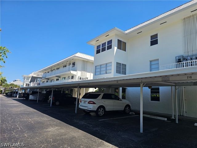 1100 8th AVE S 211B, Naples, FL 34102