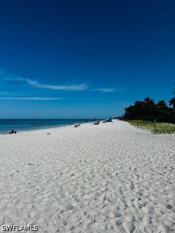 1100 8th AVE S 211B, Naples, FL 34102