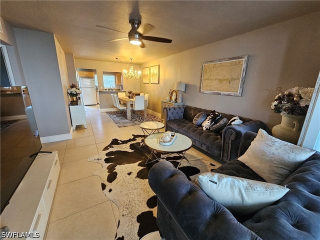 1100 8th AVE S 211B, Naples, FL 34102