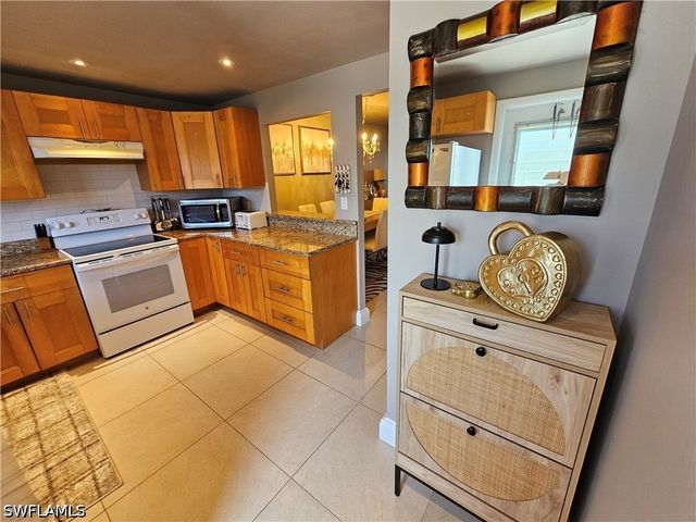 1100 8th AVE S 211B, Naples, FL 34102