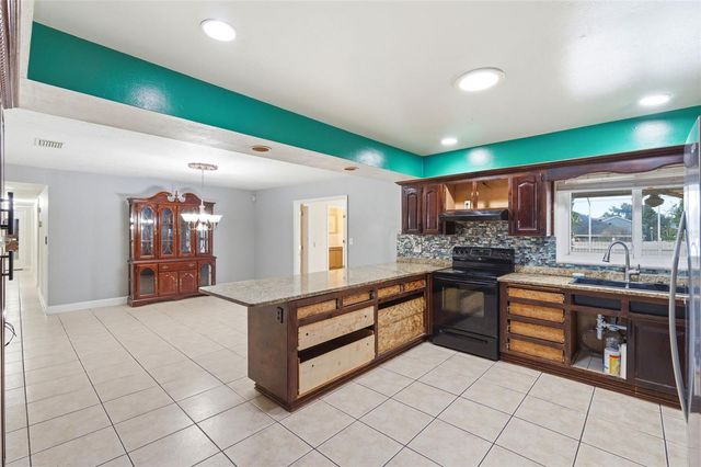 1606 LARK LANE, Brandon, FL 33510