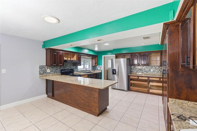 1606 LARK LANE, Brandon, FL 33510