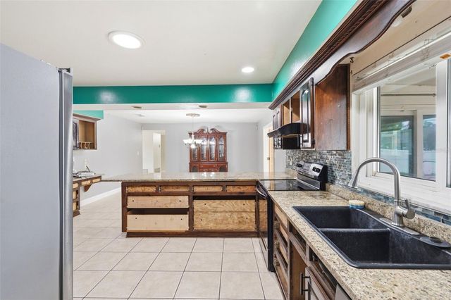 1606 LARK LANE, Brandon, FL 33510