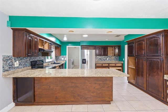 1606 LARK LANE, Brandon, FL 33510