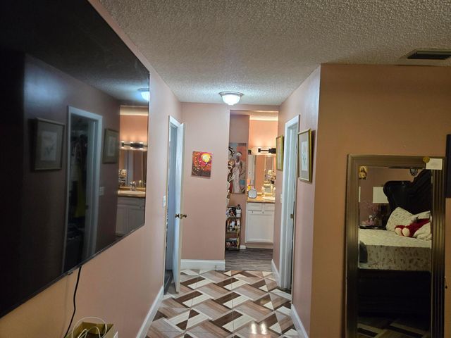 2835 Sand Pines, Lake Worth, FL 33462