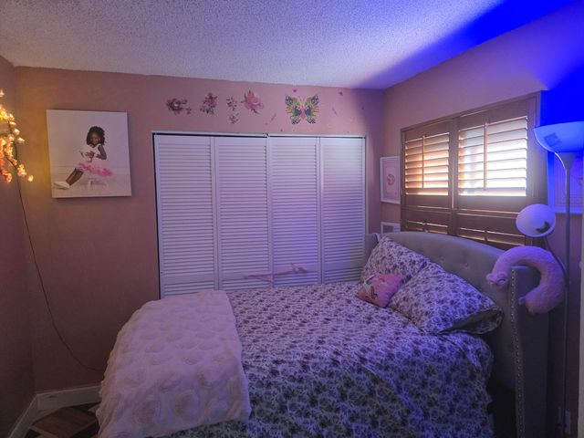 2835 Sand Pines, Lake Worth, FL 33462