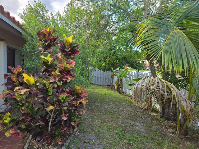 2835 Sand Pines, Lake Worth, FL 33462