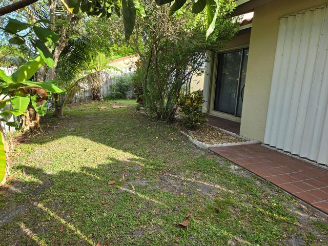2835 Sand Pines, Lake Worth, FL 33462