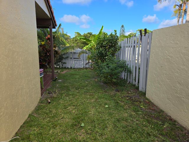 2835 Sand Pines, Lake Worth, FL 33462