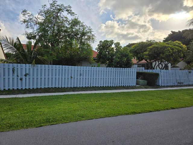 2835 Sand Pines, Lake Worth, FL 33462