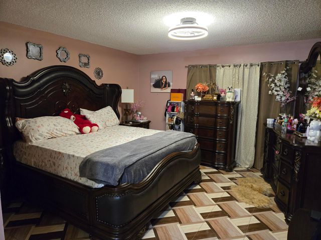 2835 Sand Pines, Lake Worth, FL 33462