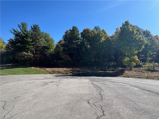 5875 Quarter Moon Drive, Onondaga, NY 13078