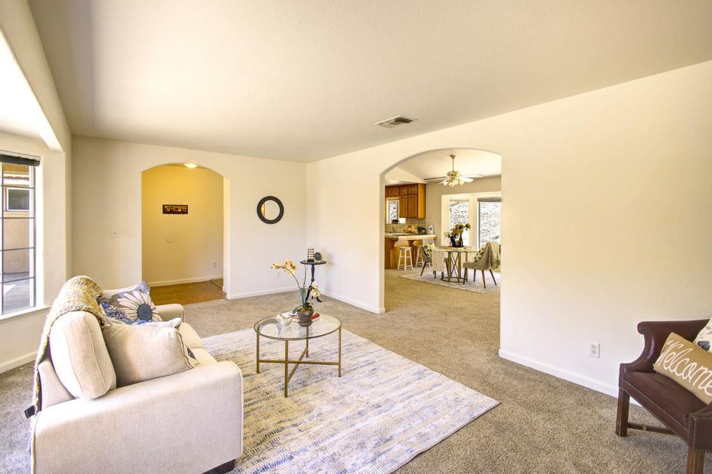Image 11 of property listing at 27557 Paradise Valley Lane, Clovis, CA 93619