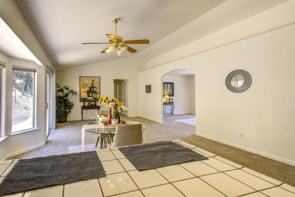 Image 16 of property listing at 27557 Paradise Valley Lane, Clovis, CA 93619