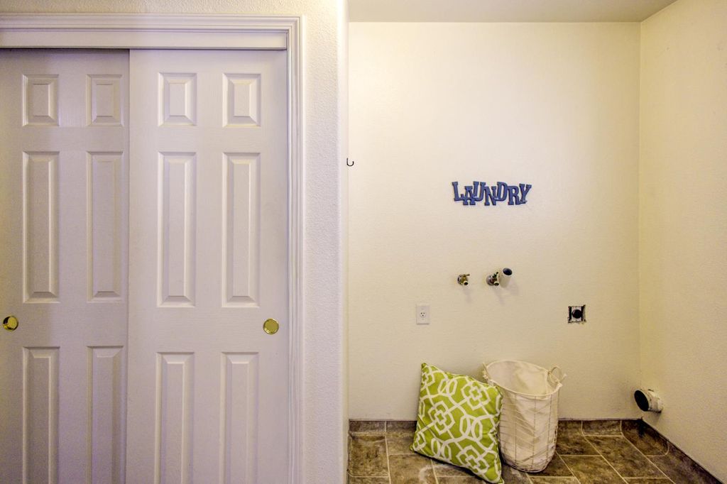 Image 19 of property listing at 27557 Paradise Valley Lane, Clovis, CA 93619