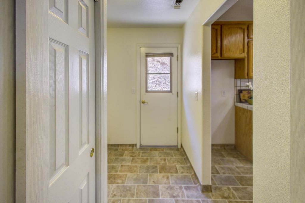 Image 20 of property listing at 27557 Paradise Valley Lane, Clovis, CA 93619