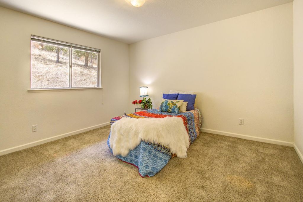 Image 25 of property listing at 27557 Paradise Valley Lane, Clovis, CA 93619