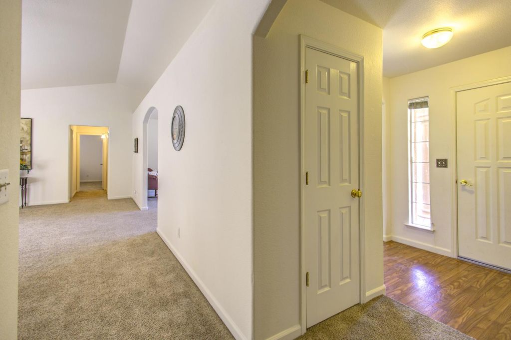 Image 27 of property listing at 27557 Paradise Valley Lane, Clovis, CA 93619