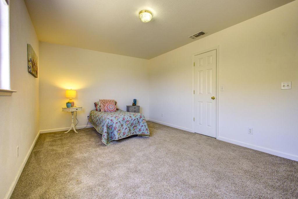 Image 33 of property listing at 27557 Paradise Valley Lane, Clovis, CA 93619