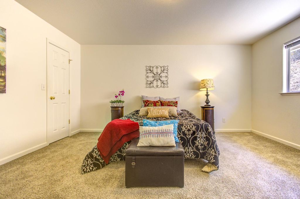 Image 39 of property listing at 27557 Paradise Valley Lane, Clovis, CA 93619