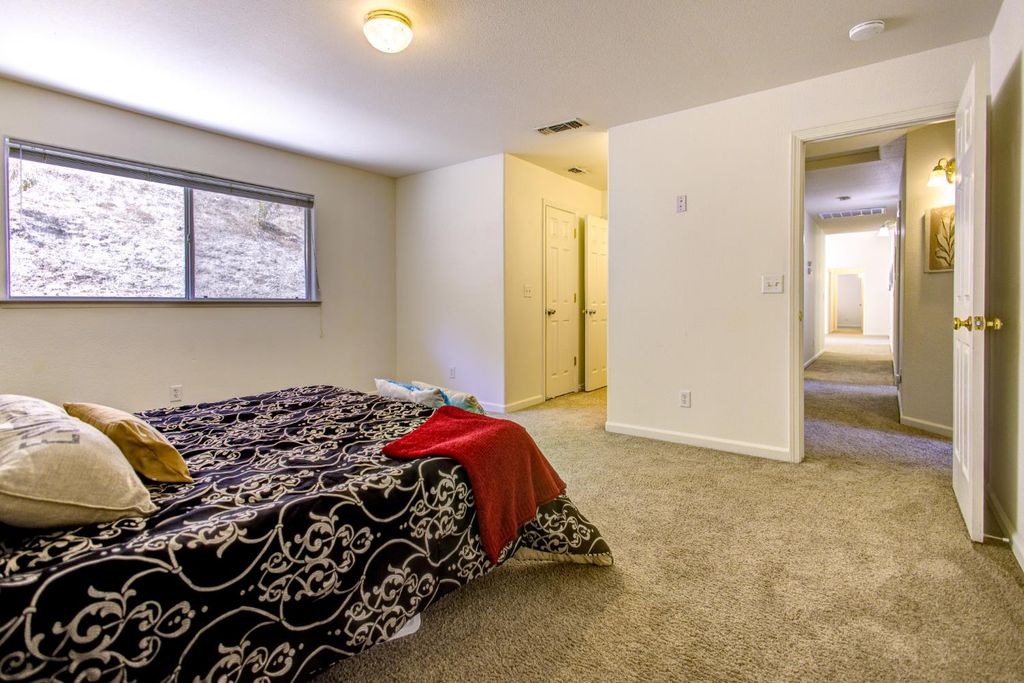 Image 45 of property listing at 27557 Paradise Valley Lane, Clovis, CA 93619