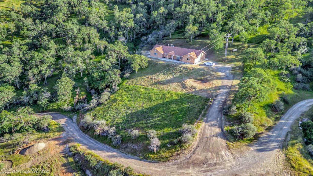 Image 47 of property listing at 27557 Paradise Valley Lane, Clovis, CA 93619