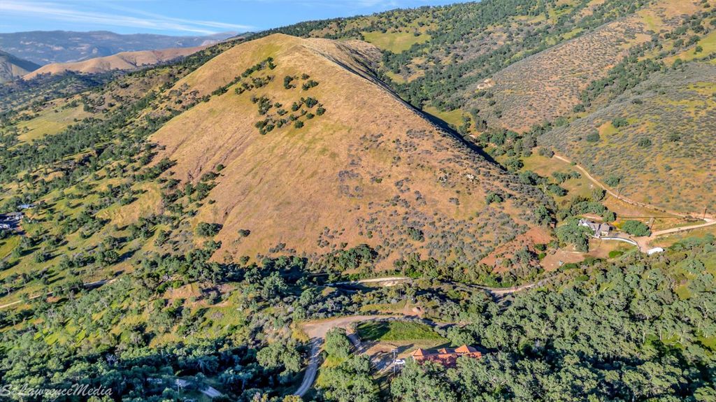 Image 57 of property listing at 27557 Paradise Valley Lane, Clovis, CA 93619