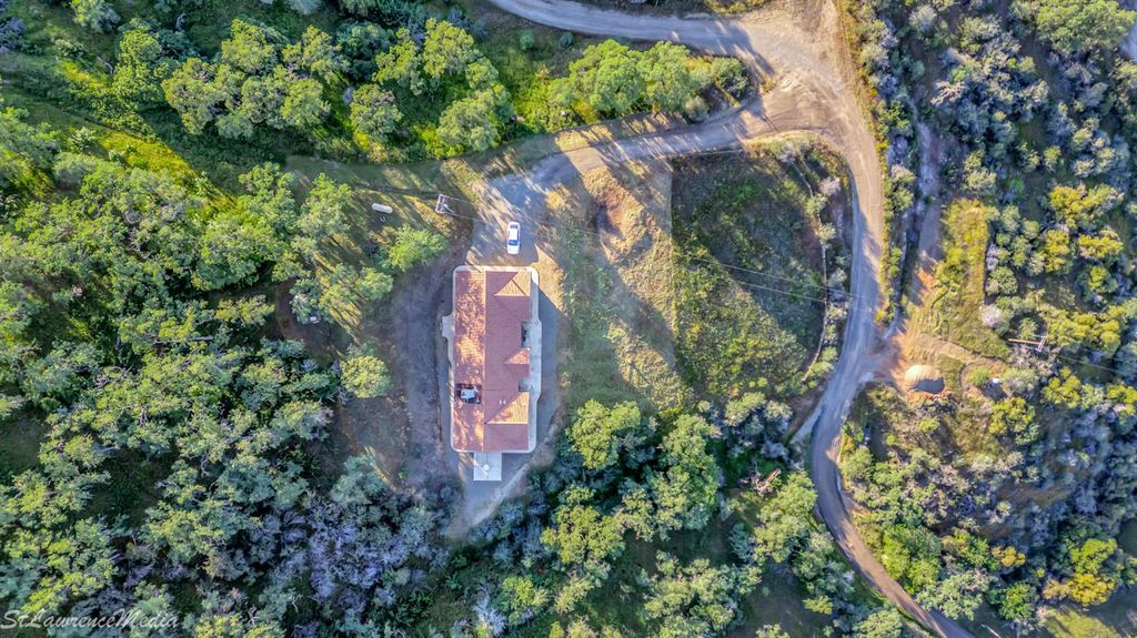 Image 64 of property listing at 27557 Paradise Valley Lane, Clovis, CA 93619