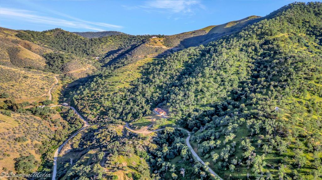 Image 66 of property listing at 27557 Paradise Valley Lane, Clovis, CA 93619