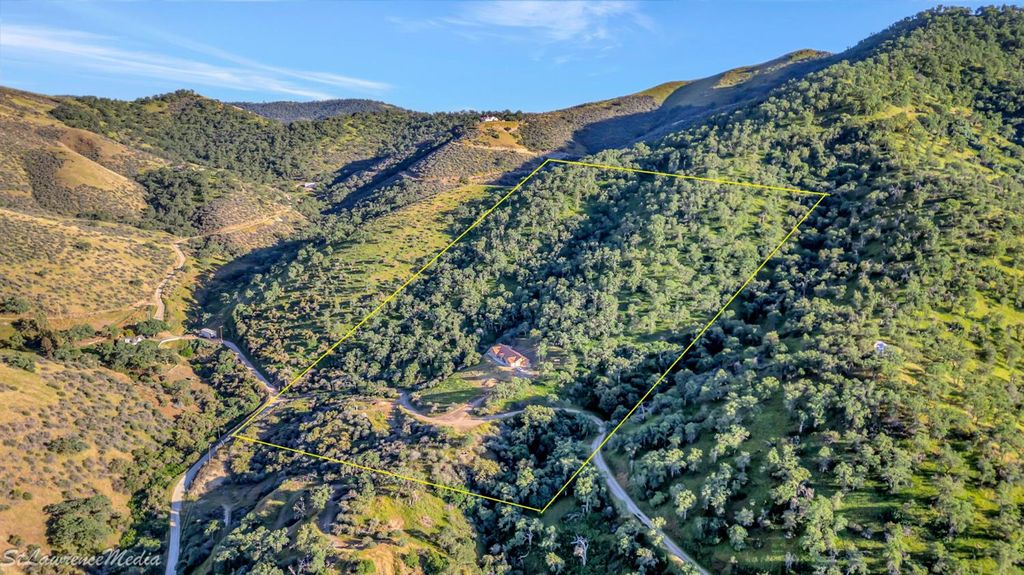 Image 67 of property listing at 27557 Paradise Valley Lane, Clovis, CA 93619