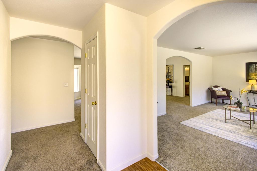 Image 8 of property listing at 27557 Paradise Valley Lane, Clovis, CA 93619