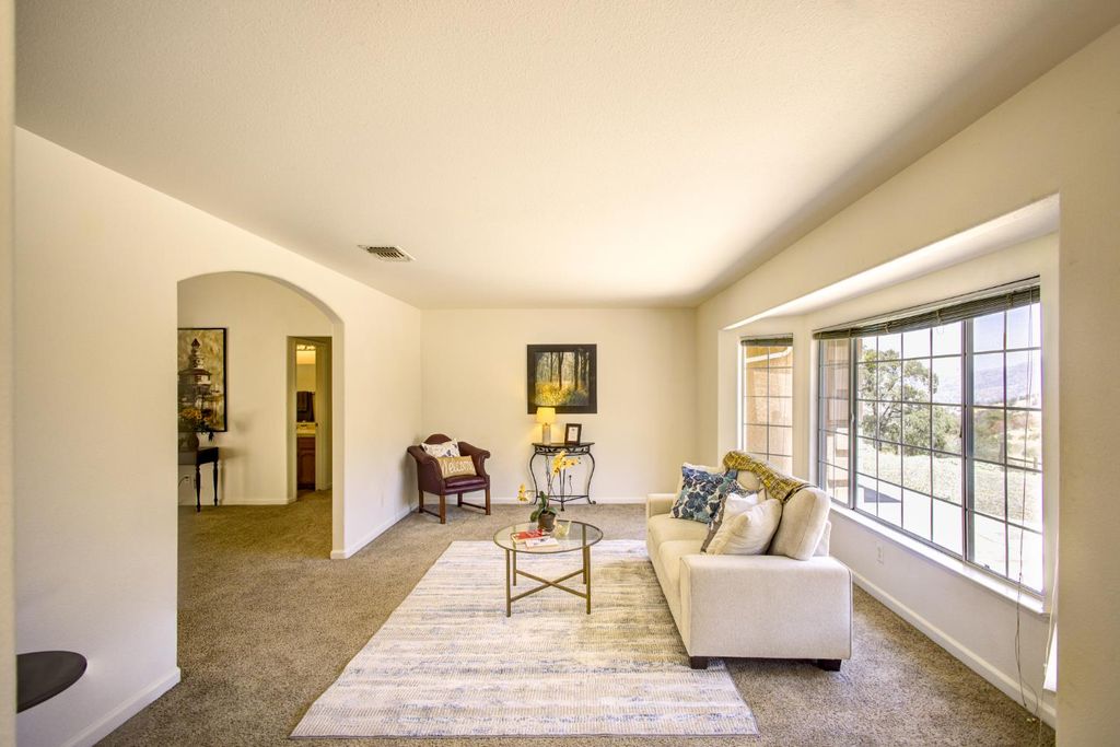Image 9 of property listing at 27557 Paradise Valley Lane, Clovis, CA 93619
