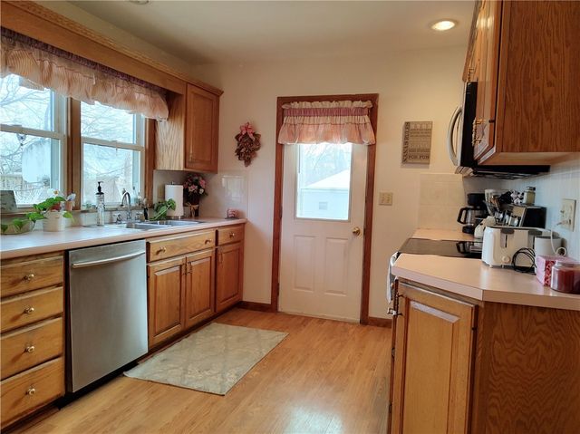 8 Maple Street, Seneca Falls, NY 13148